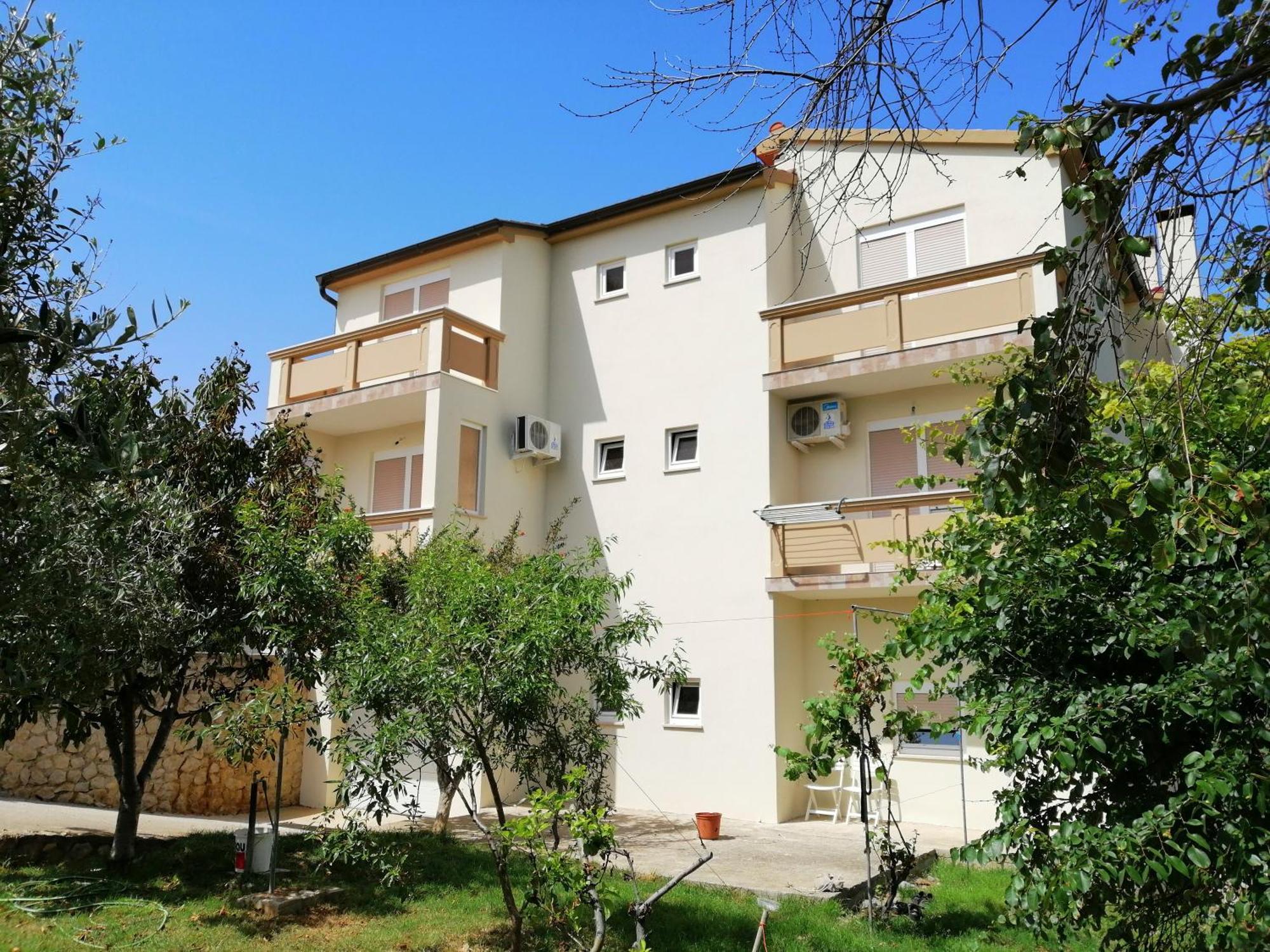 Apartments Monika Nin Esterno foto